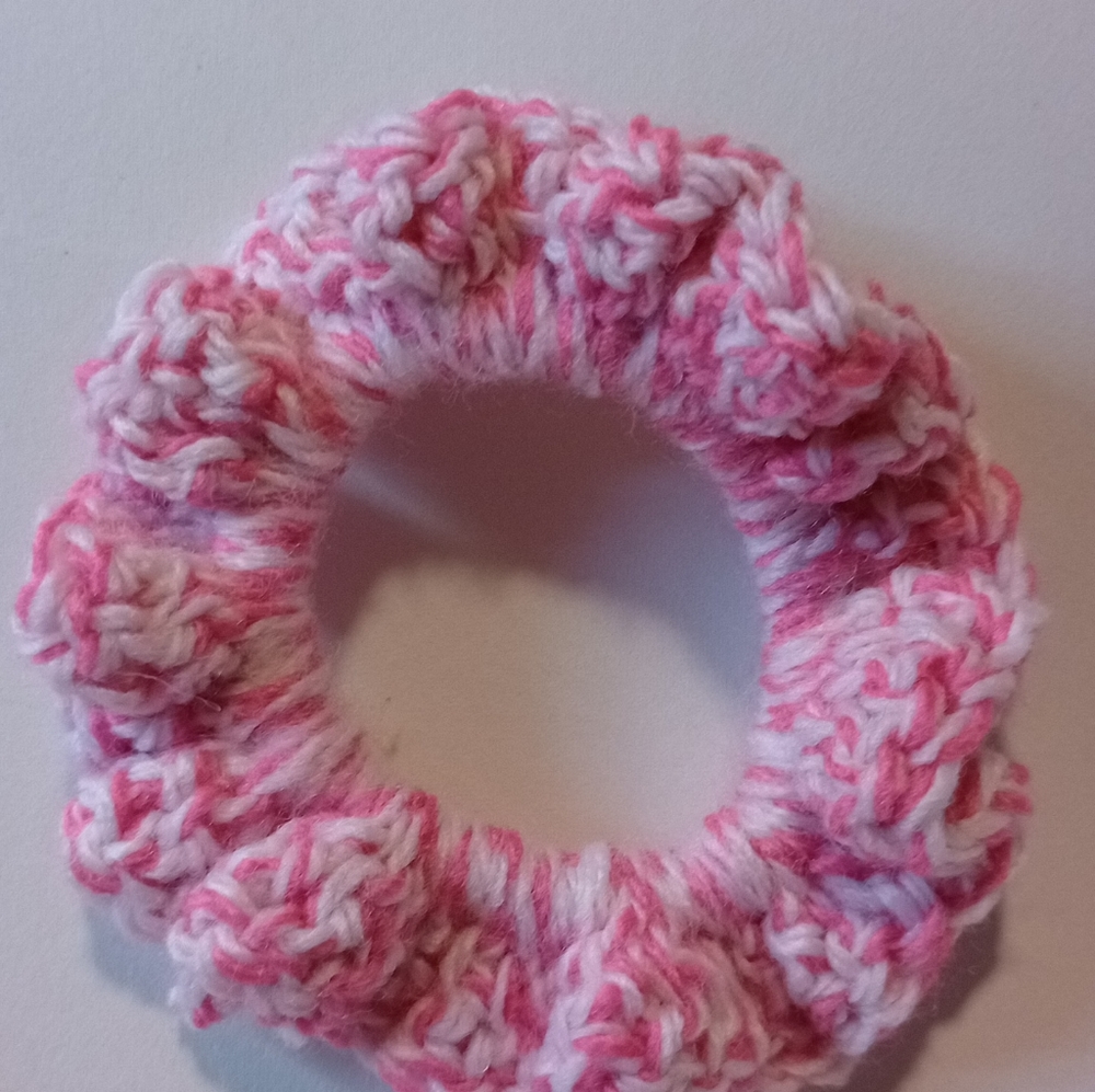 Crochet scrunchie